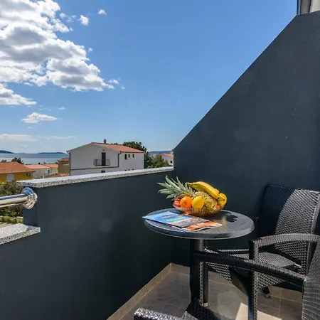 Etta Ciovo Apartment *