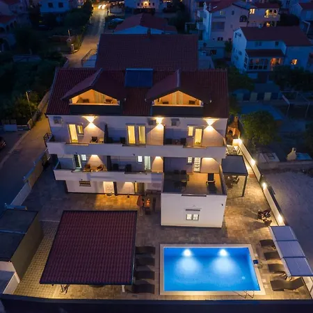 Etta Ciovo Apartment