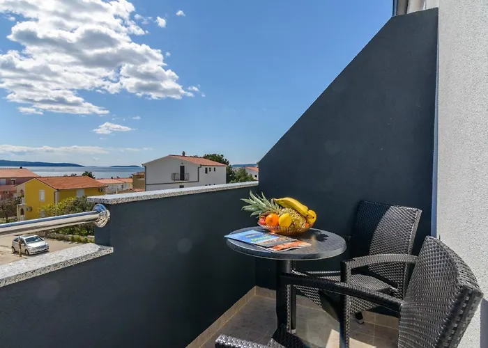 Etta Ciovo Apartment *