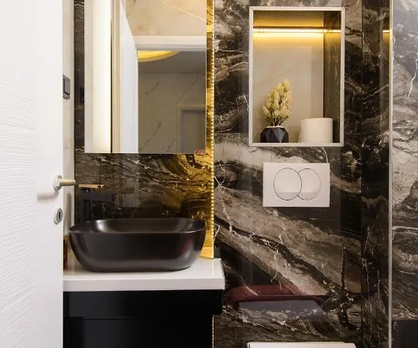 Etta Ciovo Apartment *
