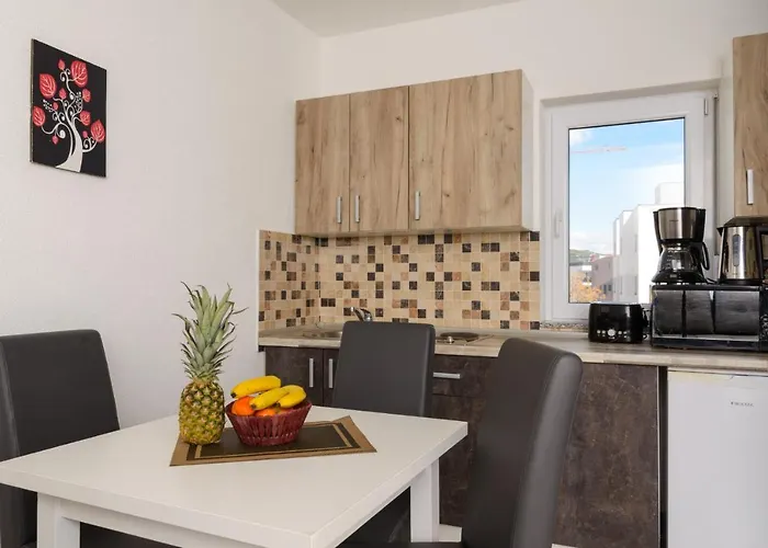 Etta Ciovo Apartment *