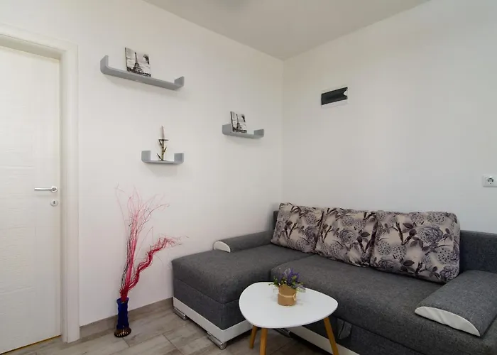 Etta Ciovo Apartment *